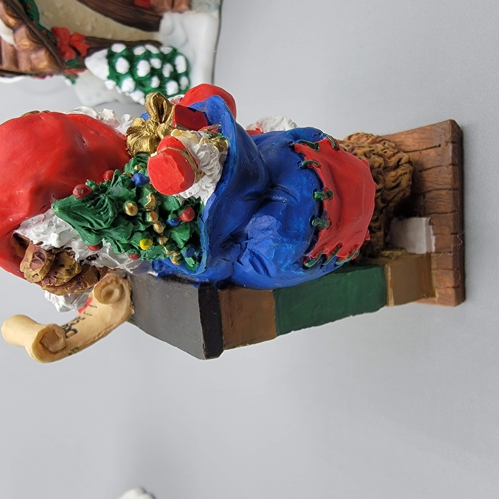 Hollybeary USA Christmas Village Set Of 4 - Picture 6 of 16